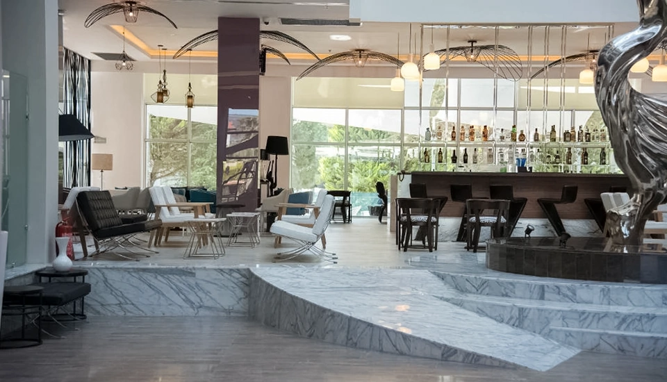 هتل فلورا گاردن افسوس کوش آداسی